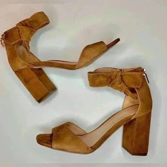 Tommy Hilfiger Tan Cream Sandals with Bow Detail - Picture 3 of 6